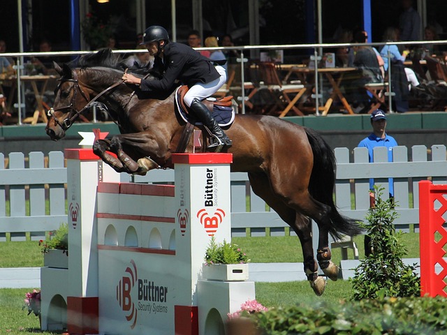 终结争冠悬念？利物浦23轮不败11分领跑 曼城惨烈争4：5队仅差2分.